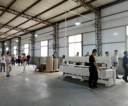 �S(ch��ng)��չʾ 