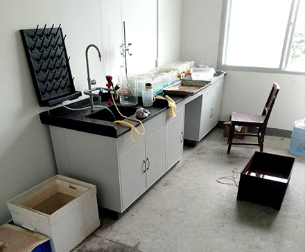 ���̰���